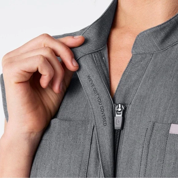 FIGS Rafaela Cargo FIONx ScrubJumpsuit In Graphite Women’s Scrubs Size XXS - Picture 3 of 16